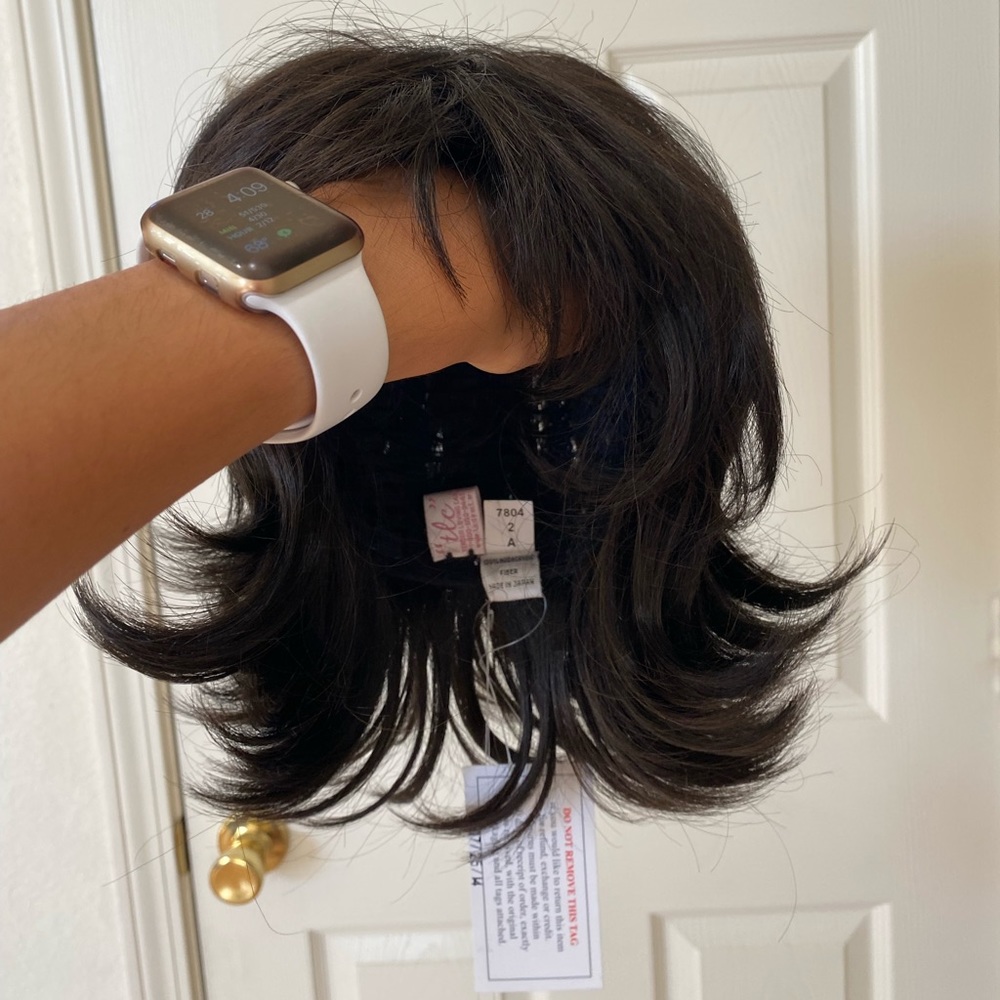 TLC Wig - Picture 2 of 7